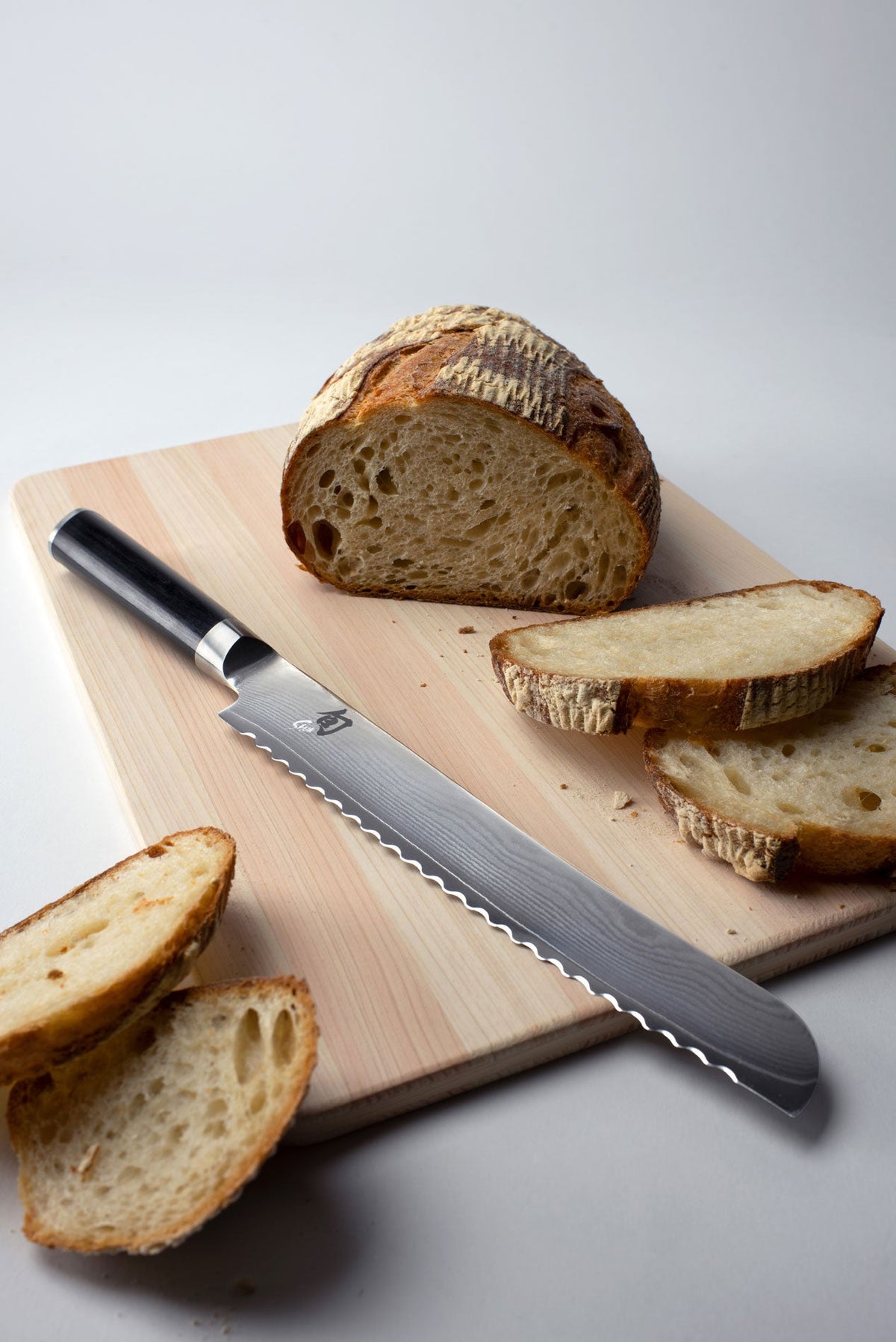Shun Classic Bread Slicing Knife 9-in